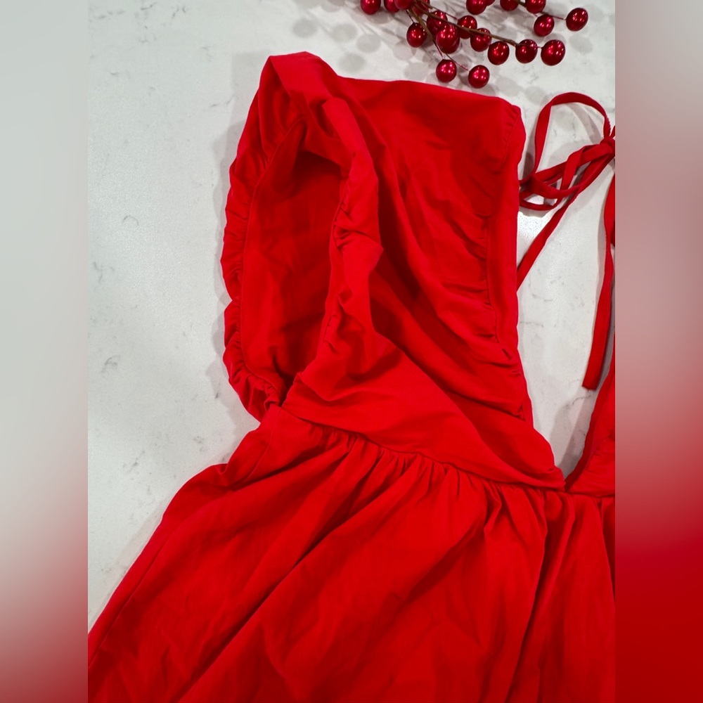 Red Sleeveless Blouse - Picture 5 of 11